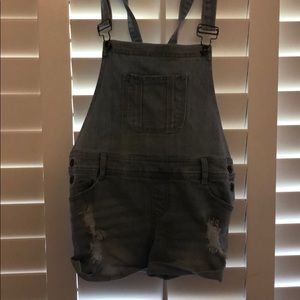 Overall shorts